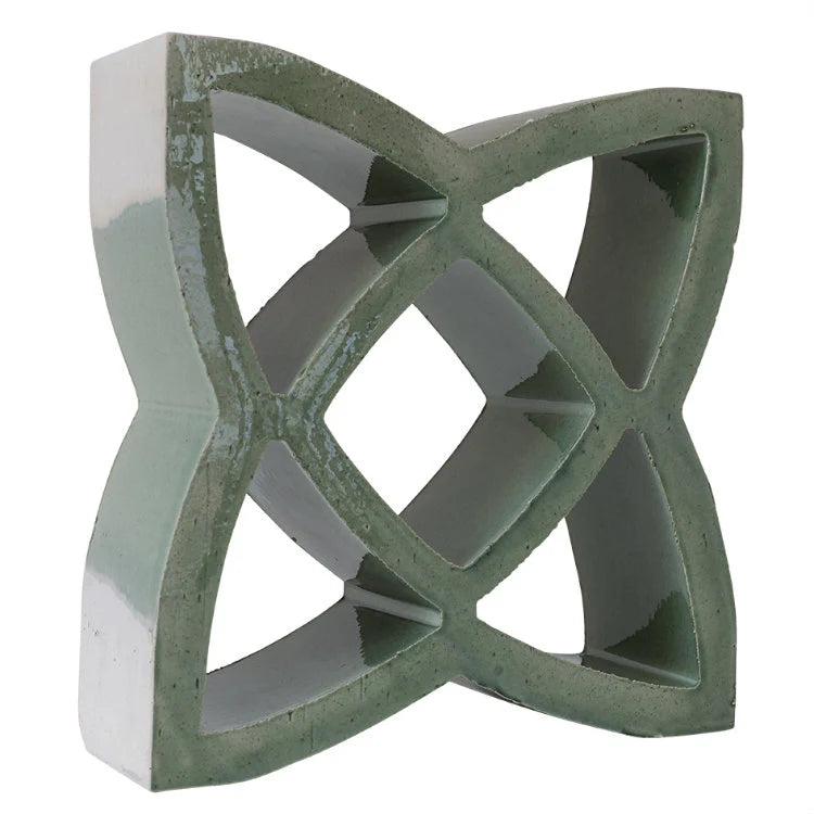 Lattice Bricks: Gaudi 1