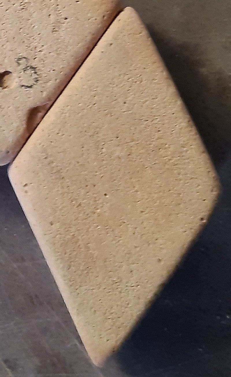 Hand-made terracotta: Diamonds