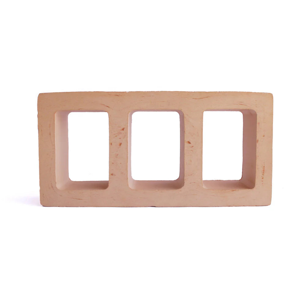 Lattice Bricks: Gaudi 9